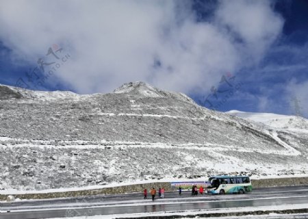 四川甘孜州多折山雪山