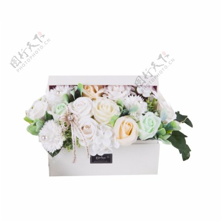 情人节的白色玫瑰盒子礼物免抠图
