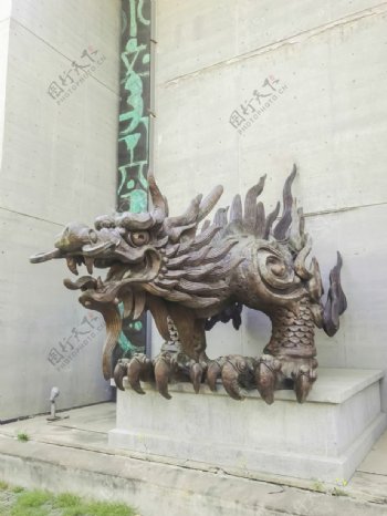 龙韩美林艺术馆雕塑