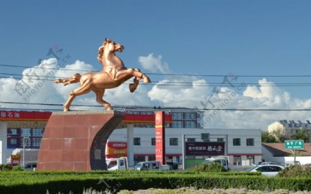 吉林省白城地标铜马转盘