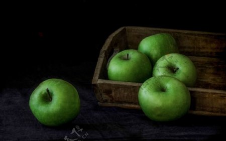 苹果木盒水果背景