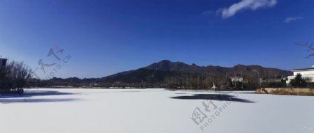 冬天的湖光山色