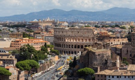 俯拍罗马著名旅游景点古罗马斗兽