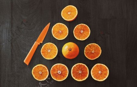 切开橙子排成的三角形
