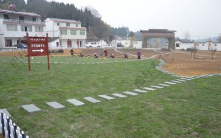 山村村庄民居风景早晨