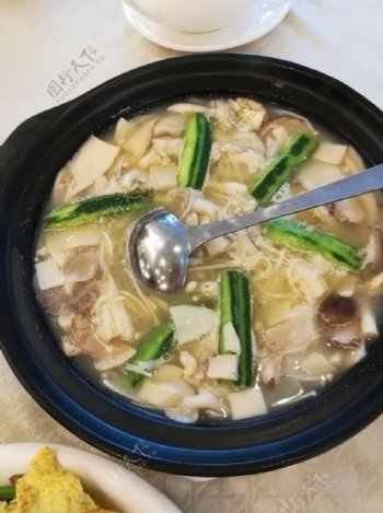 丝瓜豆腐蘑菇汤