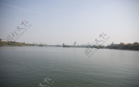 湖畔风景名胜公园大明湖图片