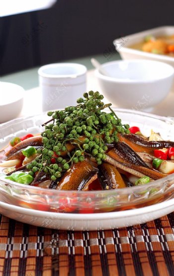 川菜油焖土鳝鱼图片