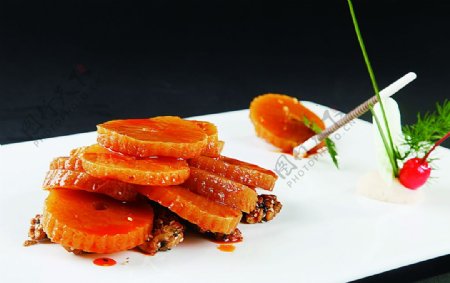 浙菜和味榨菜鲜桃仁图片