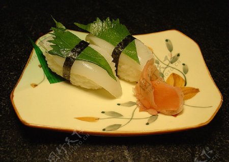 墨鱼寿司图片