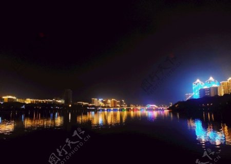 夜晚江景图片
